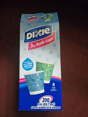 Vintage Dixie Bathroom Cups Green & Blue 3 Oz. 152 Total